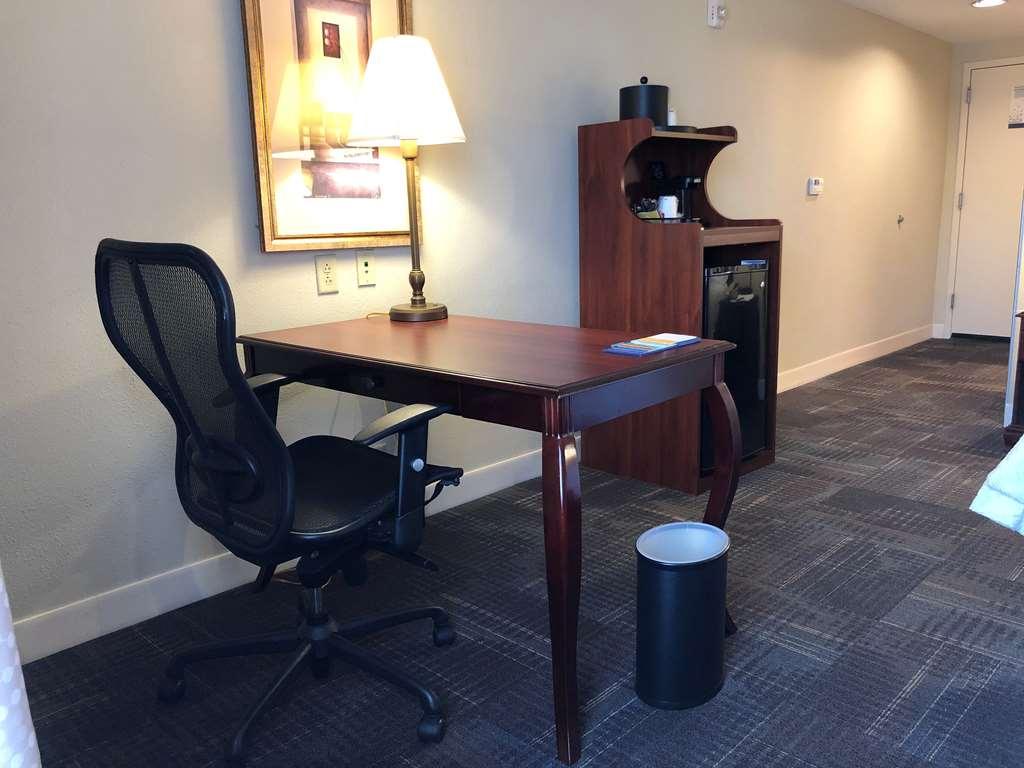 Hampton Inn & Suites Norfolk-Airport Værelse billede