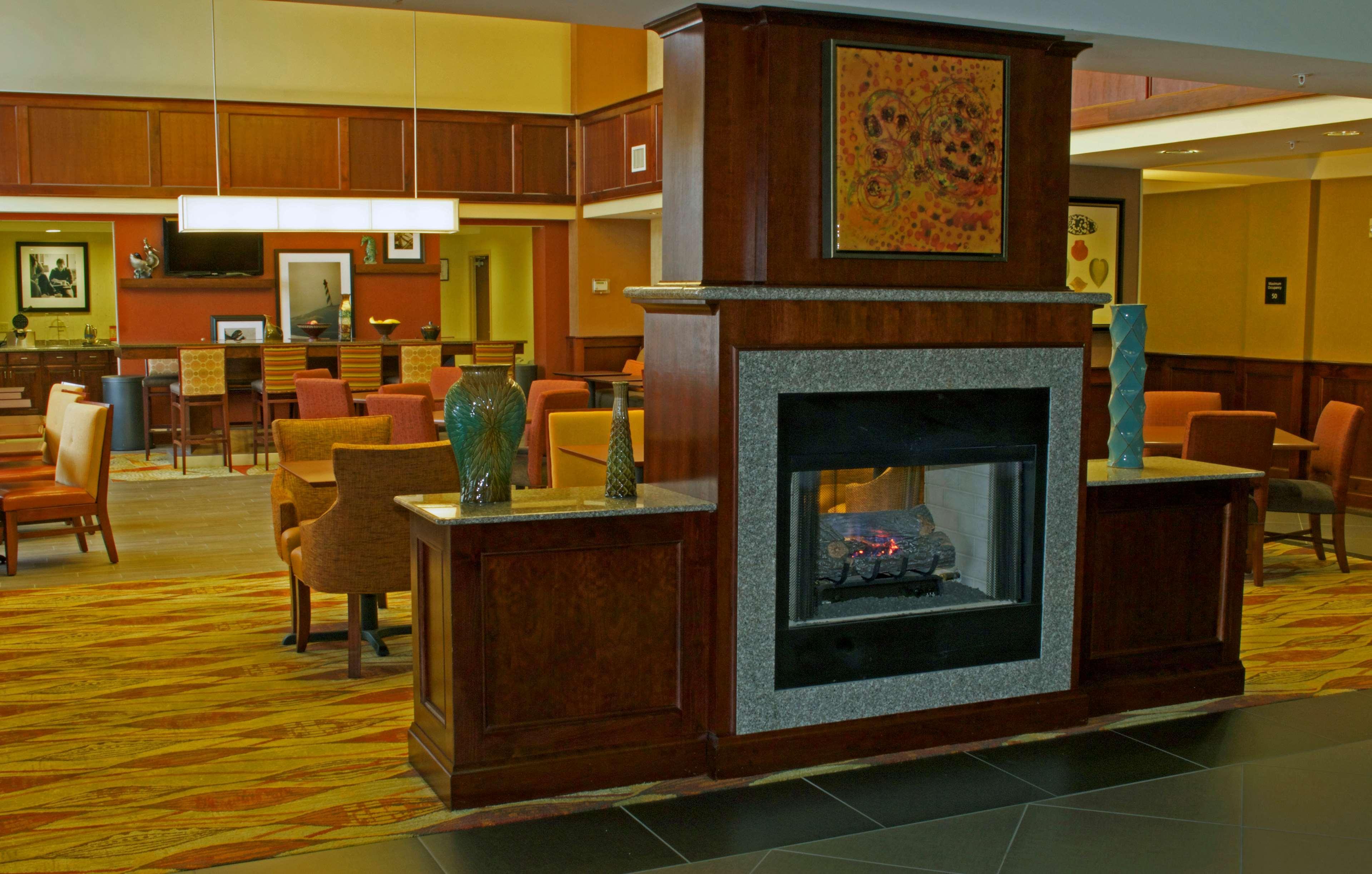 Hampton Inn & Suites Norfolk-Airport Eksteriør billede