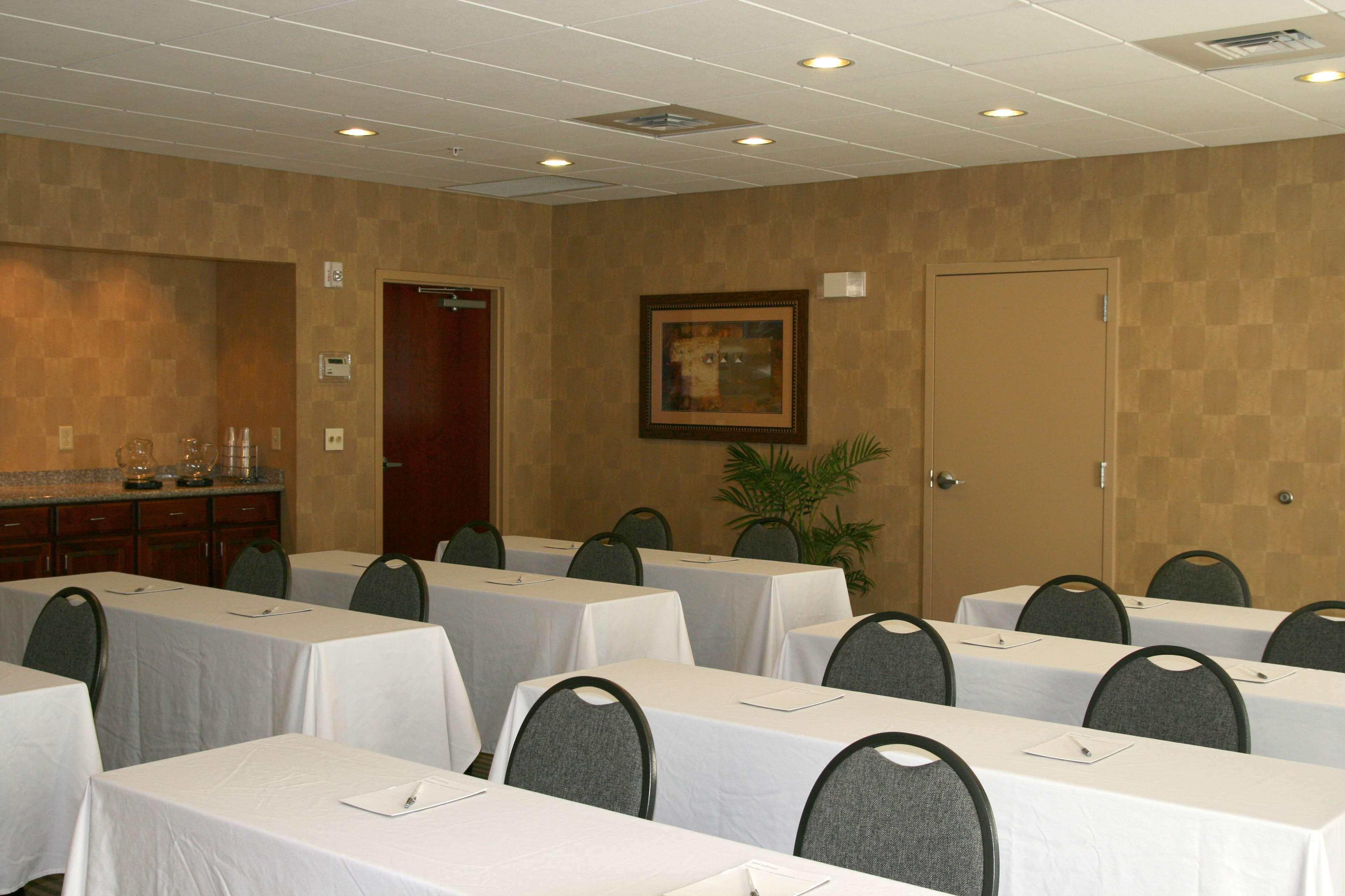 Hampton Inn & Suites Norfolk-Airport Eksteriør billede
