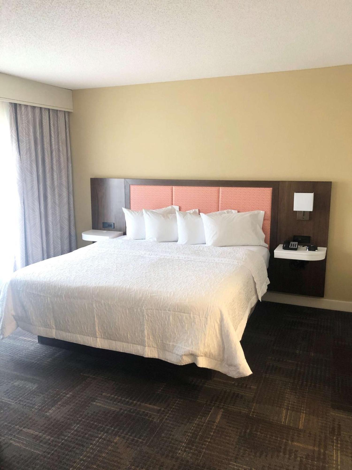 Hampton Inn & Suites Norfolk-Airport Eksteriør billede