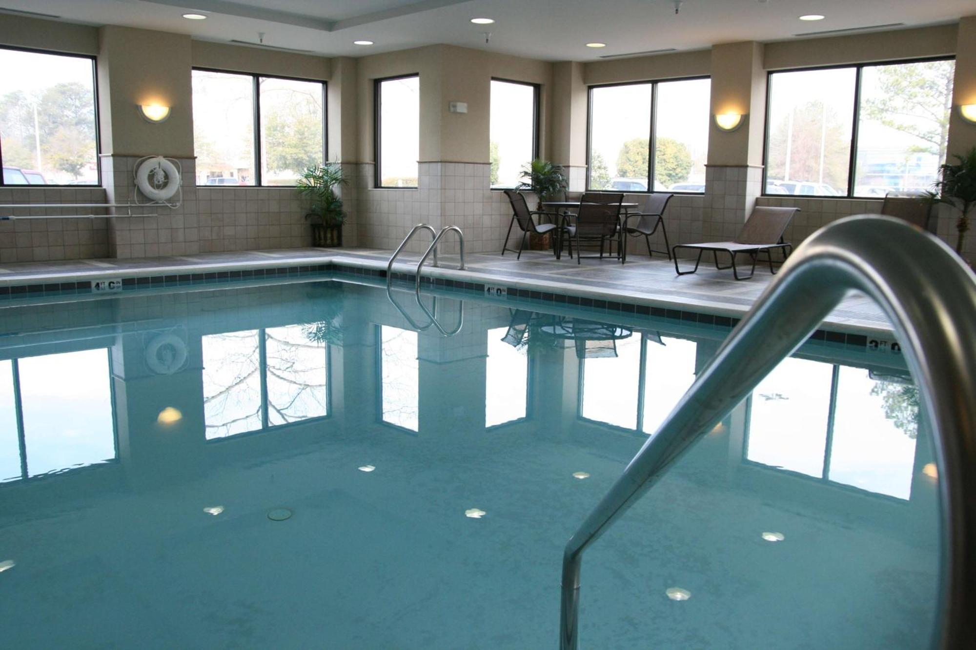 Hampton Inn & Suites Norfolk-Airport Eksteriør billede